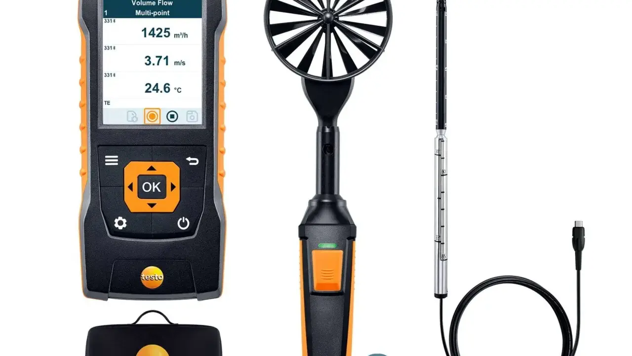 Zestaw testo 440 z anemometrem łopatkowym i sondą, gotowy do testów przepływu powietrza.