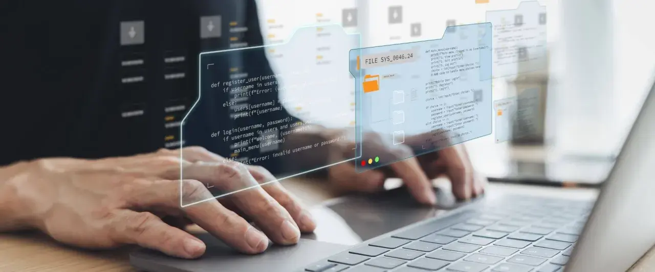 Tworzenie dokumentacji testowej kodu, analizując fragmenty kodu na ekranie.